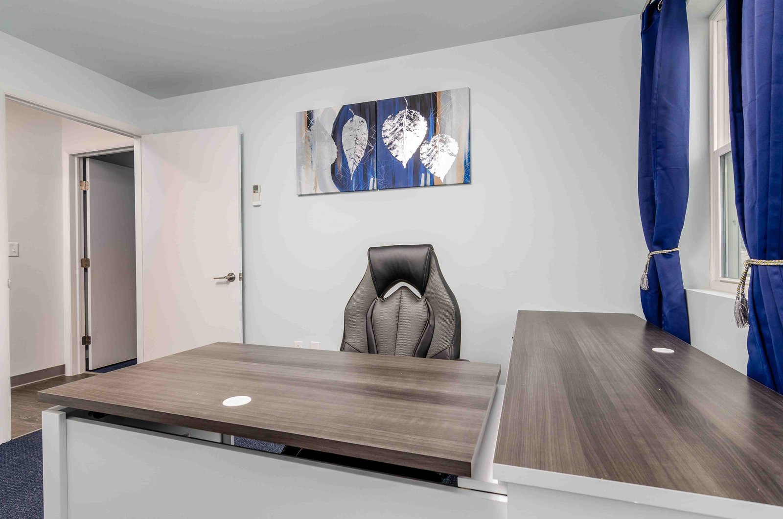 Modern kitchen deluxe 2 bedroom luxury apartment