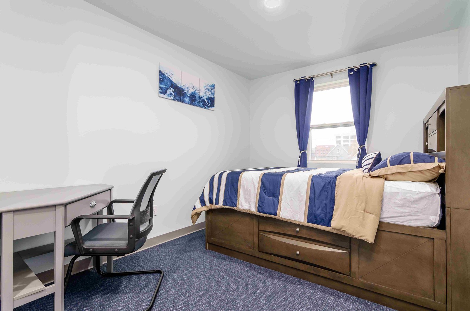 Executive home office deluxe 2 bedroom apartment